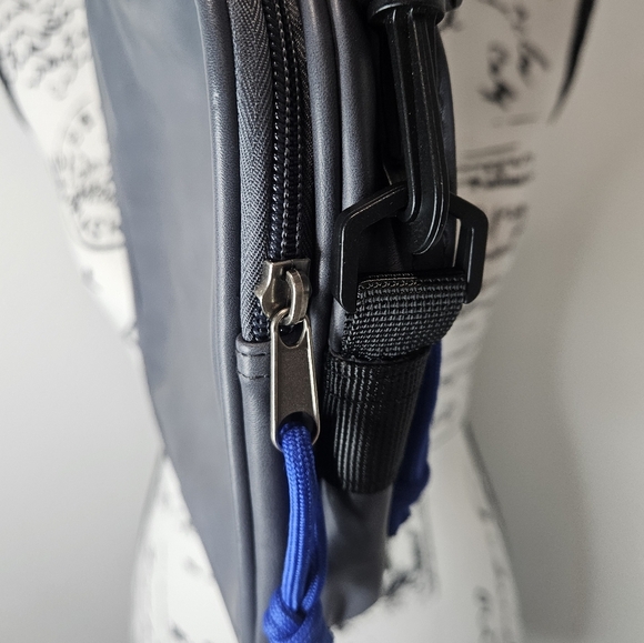 No boundaries square crossbody bag - Picture 3 of 7